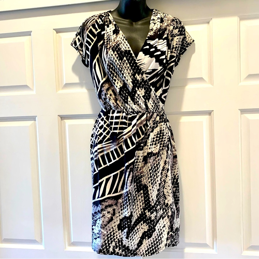 Chicos, faux wrap print “Tiffany” stretch dress,  size 1 (medium size 8)